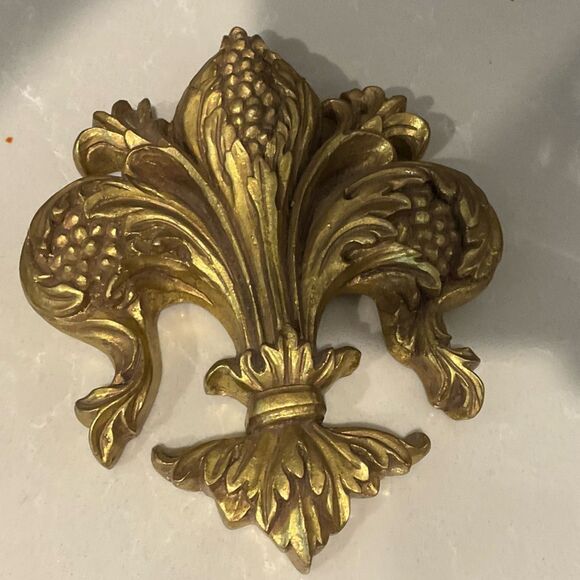 Fleur-De-Lis Beautiful Wall Decor ornate gold leaf - Picture 1 of 6